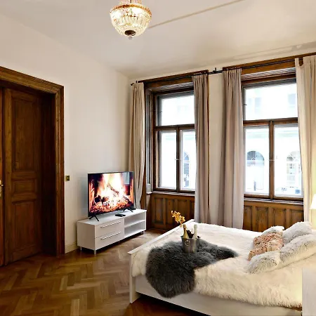 Magnificent King Apartman