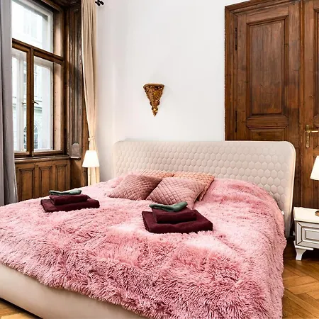 Magnificent King Apartment *